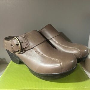 Women’s clogs sanita size 42 new